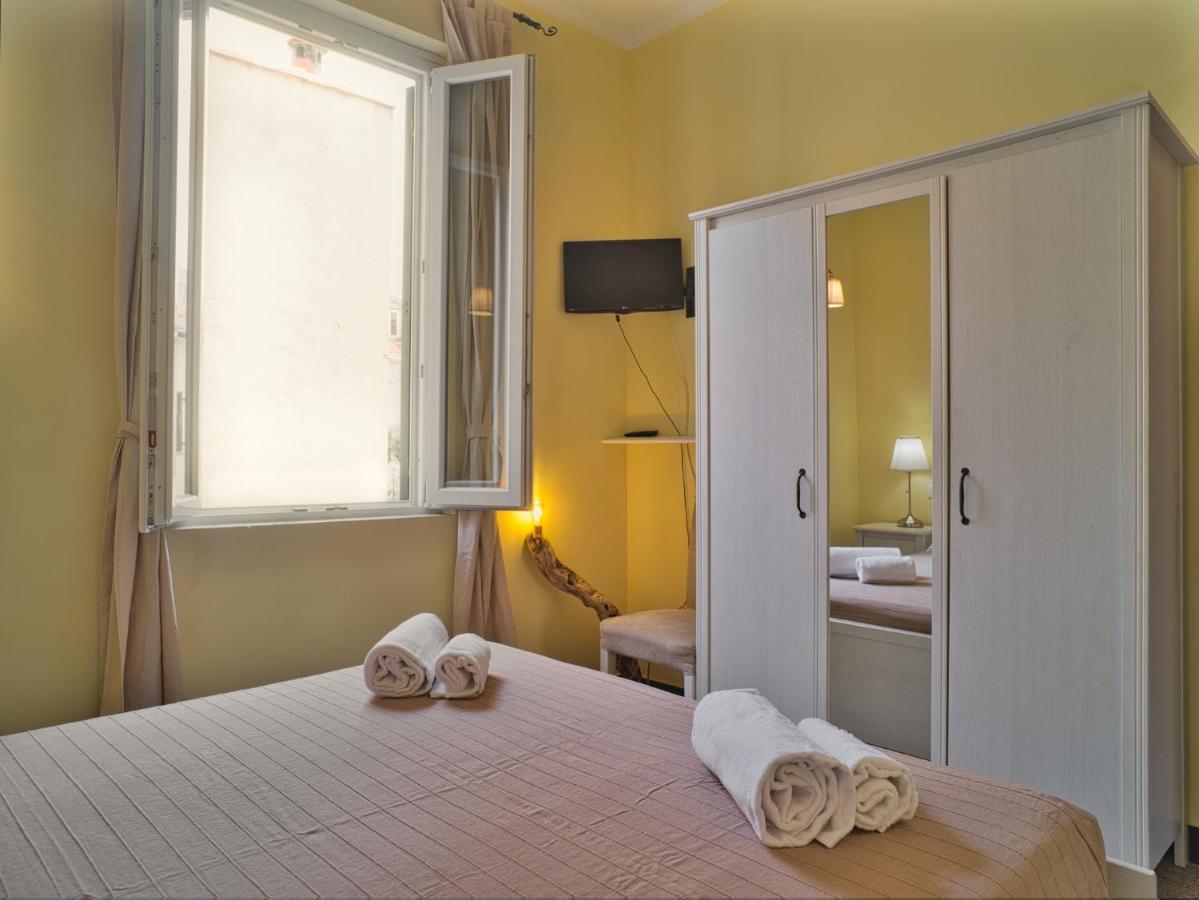 2 Passi Dal Mare Hotel Finale Ligure Ngoại thất bức ảnh